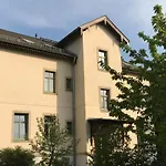 Traumhafte Etagenwohnung In Guenderzeitvilla 公寓