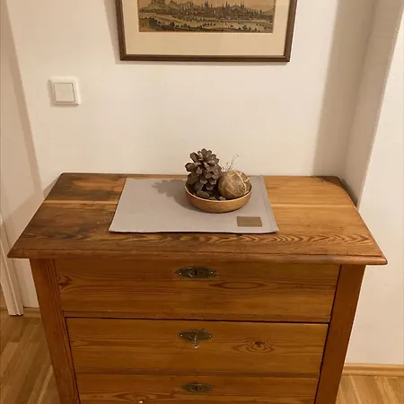 Traumhafte Etagenwohnung In Guenderzeitvilla Dresda