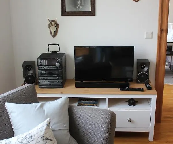 Апартаменты Traumhafte Etagenwohnung In Guenderzeitvilla Дрезден