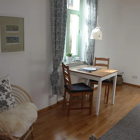 Traumhafte Etagenwohnung In Guenderzeitvilla شقة