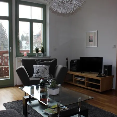 Traumhafte Etagenwohnung In Guenderzeitvilla * دريسدن