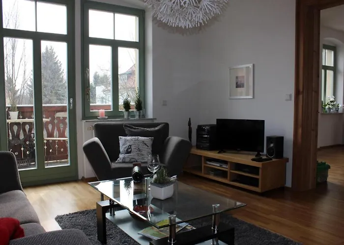 Traumhafte Etagenwohnung In Guenderzeitvilla * Drážďany