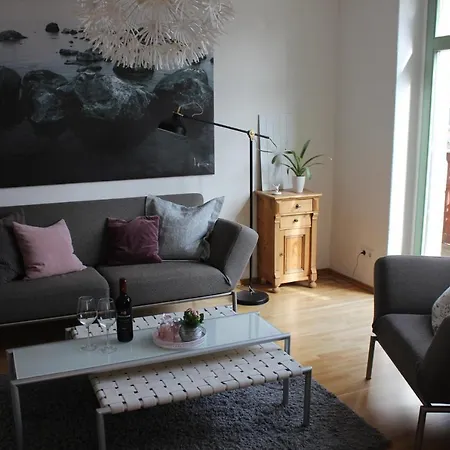 Traumhafte Etagenwohnung In Guenderzeitvilla 아파트 드레스덴