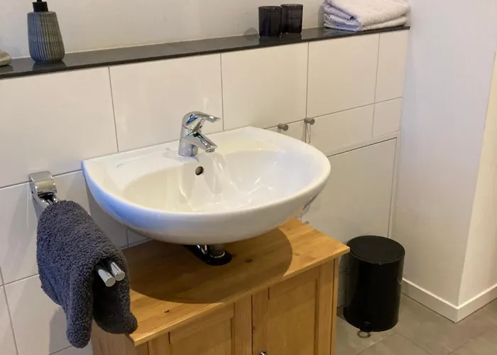 Traumhafte Etagenwohnung In Günderzeitvilla *